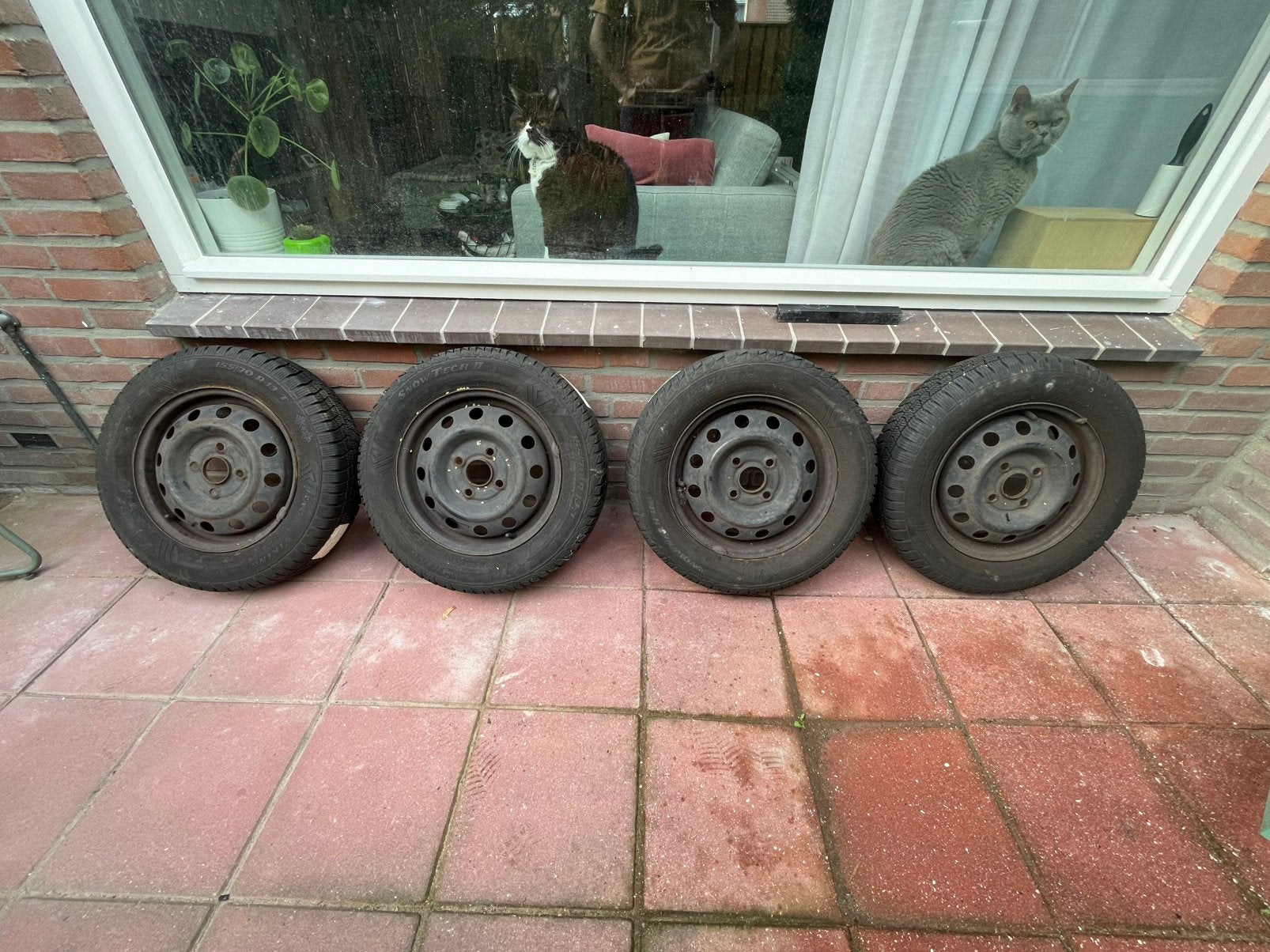 Set van 4 winterbanden op stalen velg 155/70 R13 Hyundai i10, Ophalen, Gebruikt