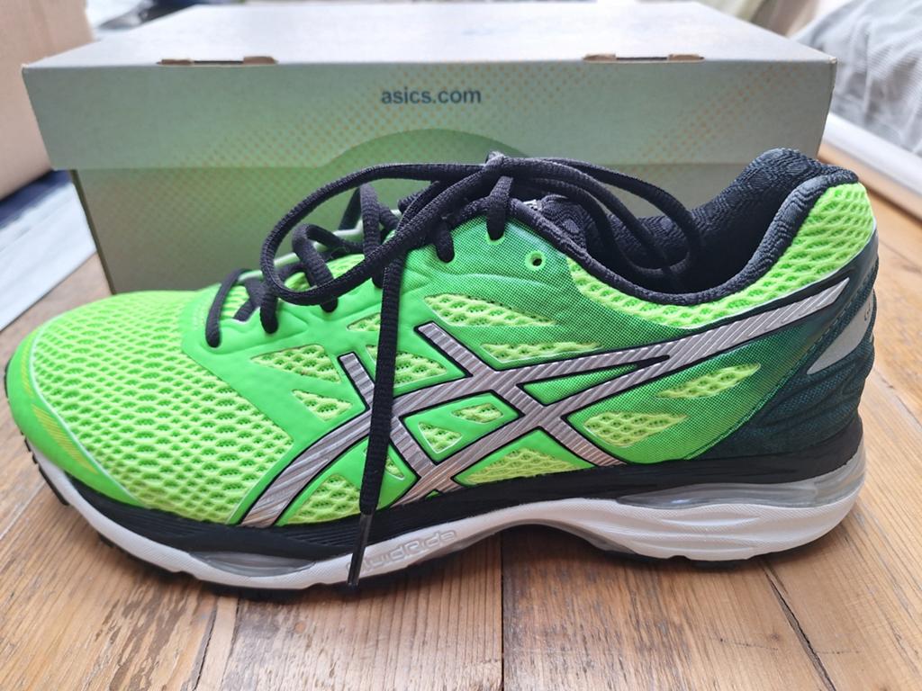 Asics Gel Cumulus 18 Hardloopschoen. Maat 41.5., Sport en Fitness, Loopsport en Atletiek, Ophalen, Zo goed als nieuw, Hardloopschoenen