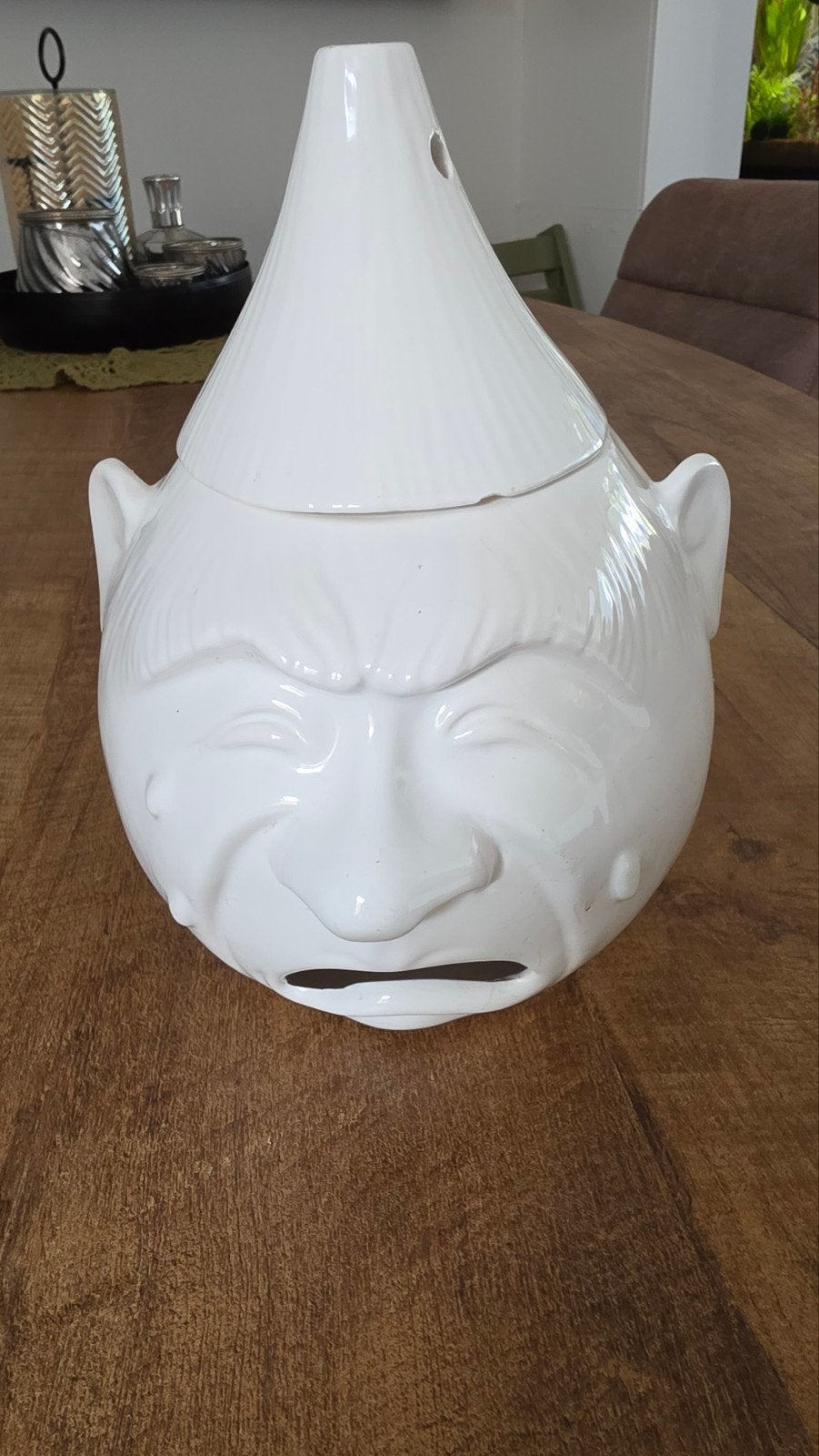 uienpot huilend gezicht, Ophalen