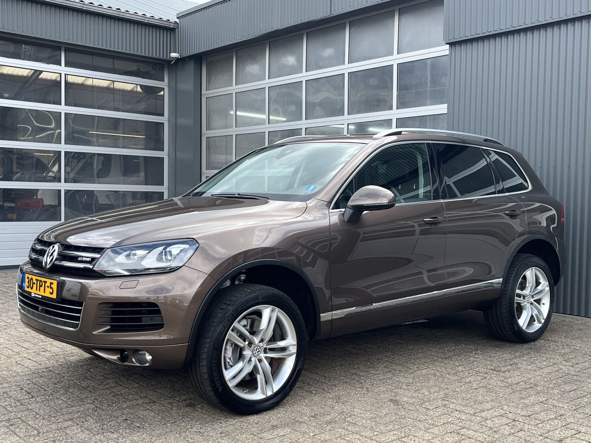 Volkswagen Touareg 3.0 TSI Hybrid Highline Luchtvering Stoel, Auto's, Automaat, Euro 5, Gebruikt, Zwart