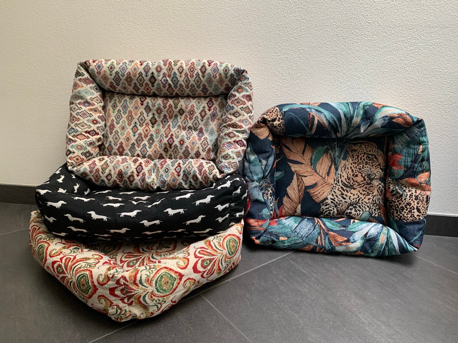 Hondenmand (Sissy Boy stijl) 50x40x12cm bijna GRATIS, Ophalen, Zo goed als nieuw, Stof