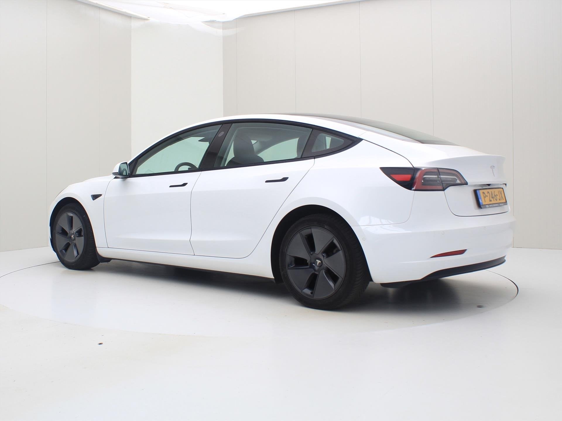 Tesla Model 3 Standard RWD Plus FACELIFT [ LFP-ACCU+WARMTEPO, Auto's, Automaat, Achterwielaandrijving, Gebruikt, Zwart