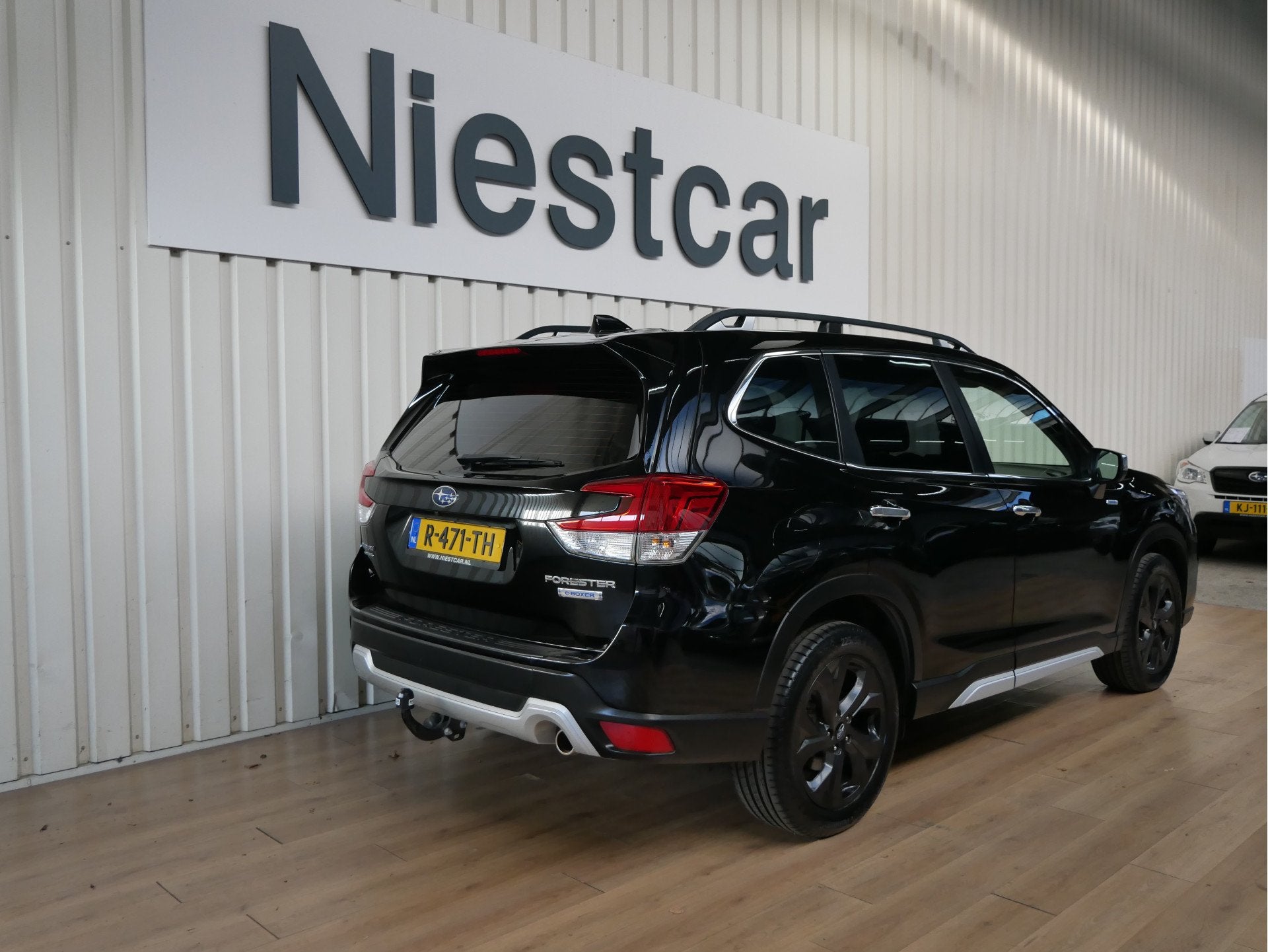 Subaru Forester 2.0i e-BOXER Comfort Eye-Sight / Apple Carpl, Auto's, 4 cilinders, Zwart, Bedrijf, Forester