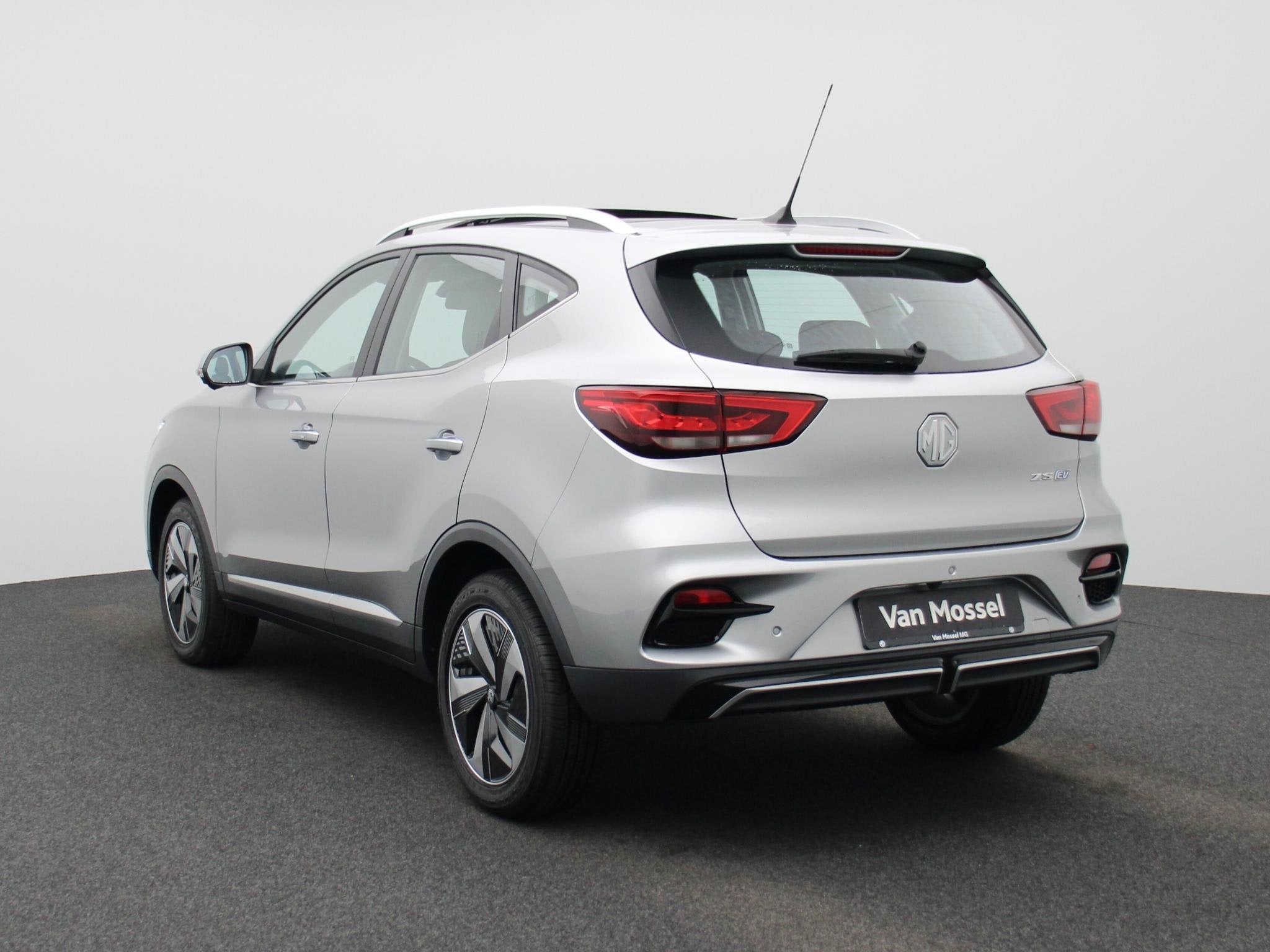 MG ZS EV Standard Range Luxury 50 kWh | panoramadak | leder, Auto's, MG, 12 maanden, Origineel Nederlands, 320 km, Automatische klimaatregeling