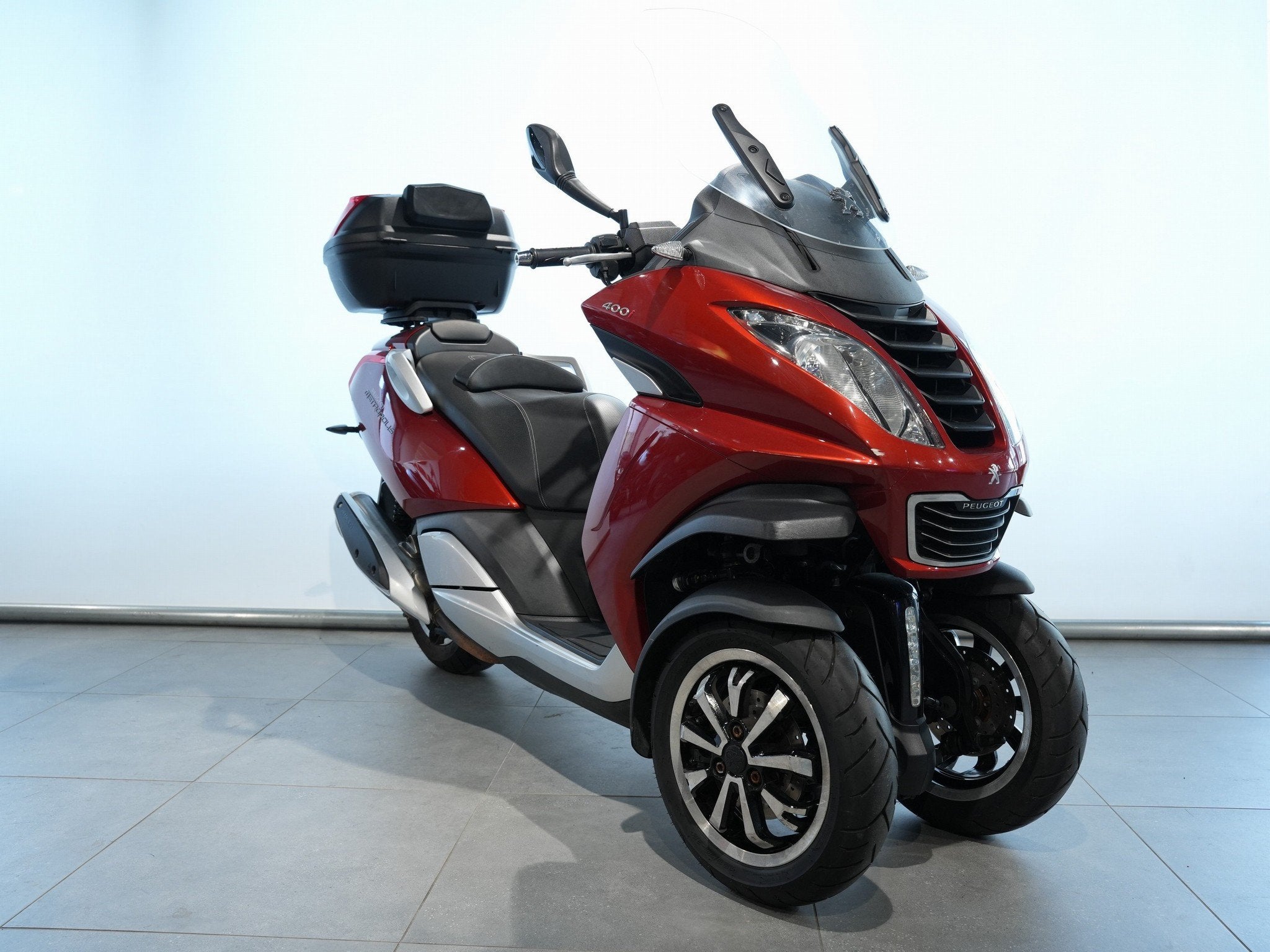 Peugeot METROPOLIS 400 (bj 2015), Motoren, Motoren | Overige merken, Bedrijf, Bonnetstraat 1
6718 XN  Ede, Overig, Info@peugeotscooters.nl