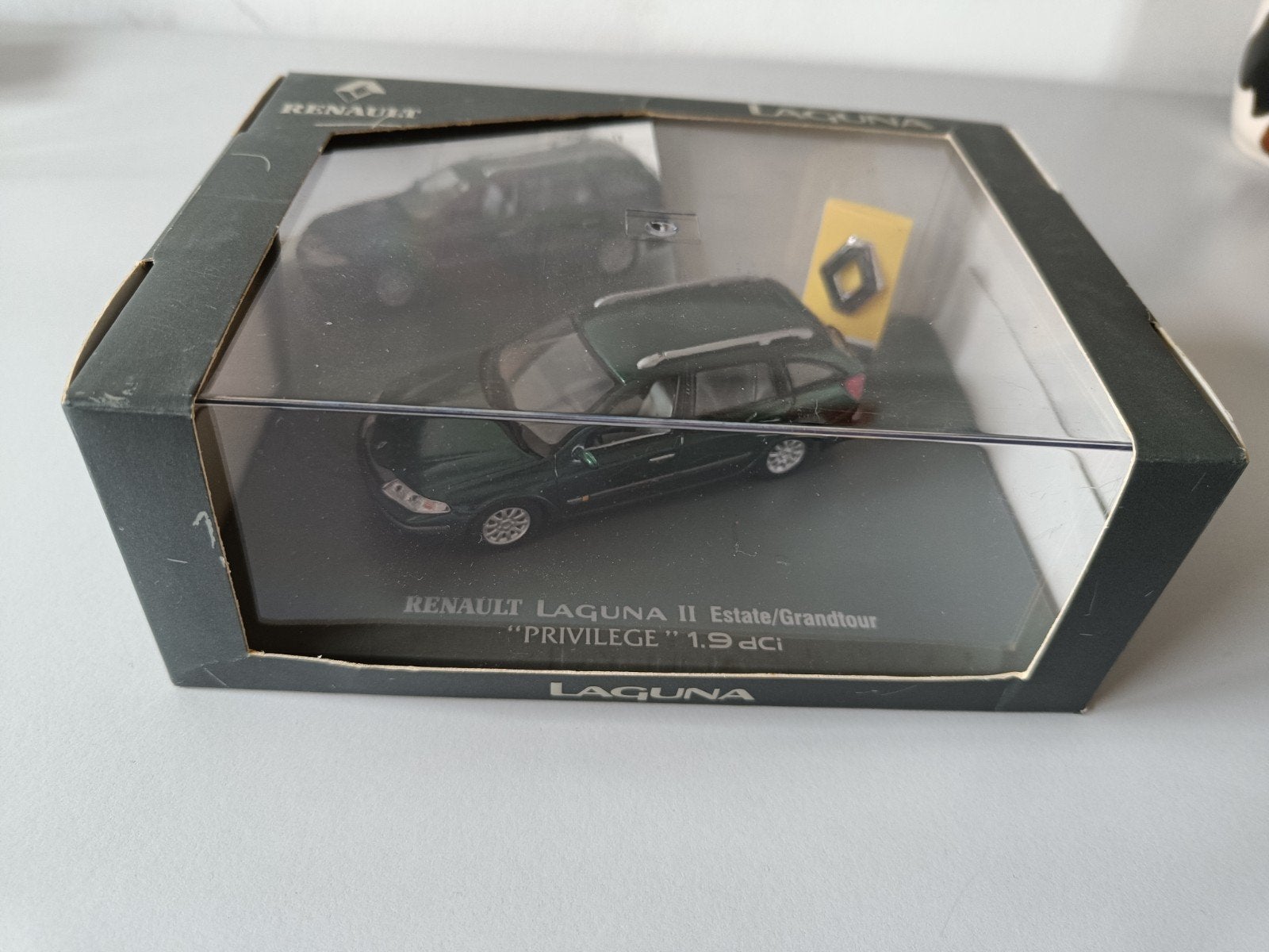 Renault Laguna Grand Tour (break) phase 2, Hobby en Vrije tijd, Modelauto's | 1:43, Zo goed als nieuw, Auto, Overige merken, Ophalen of Verzenden