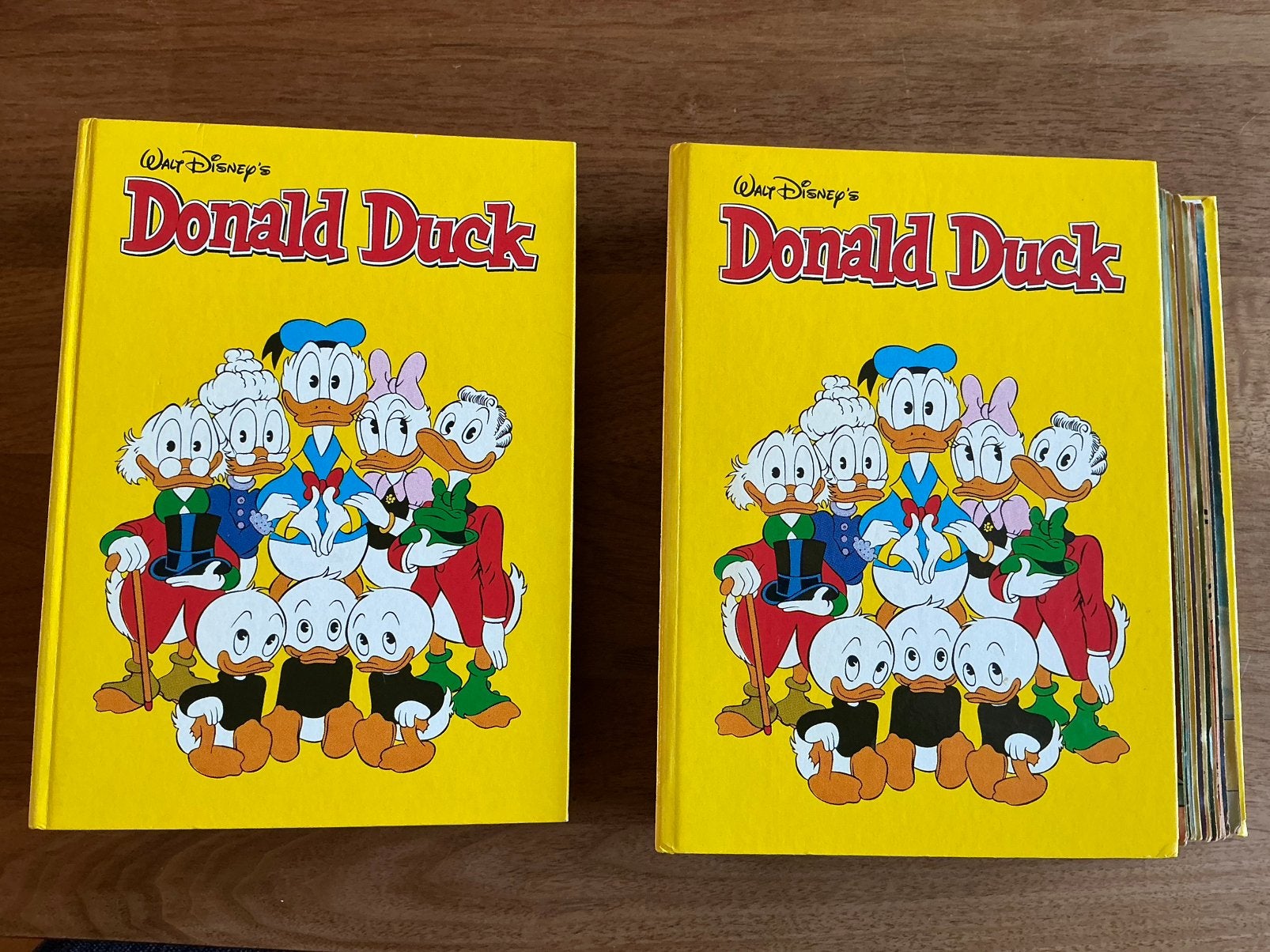 Jaargang Donald Duck 1983 in 2 originele verzamelmappen, Boeken, Ophalen of Verzenden, Gelezen