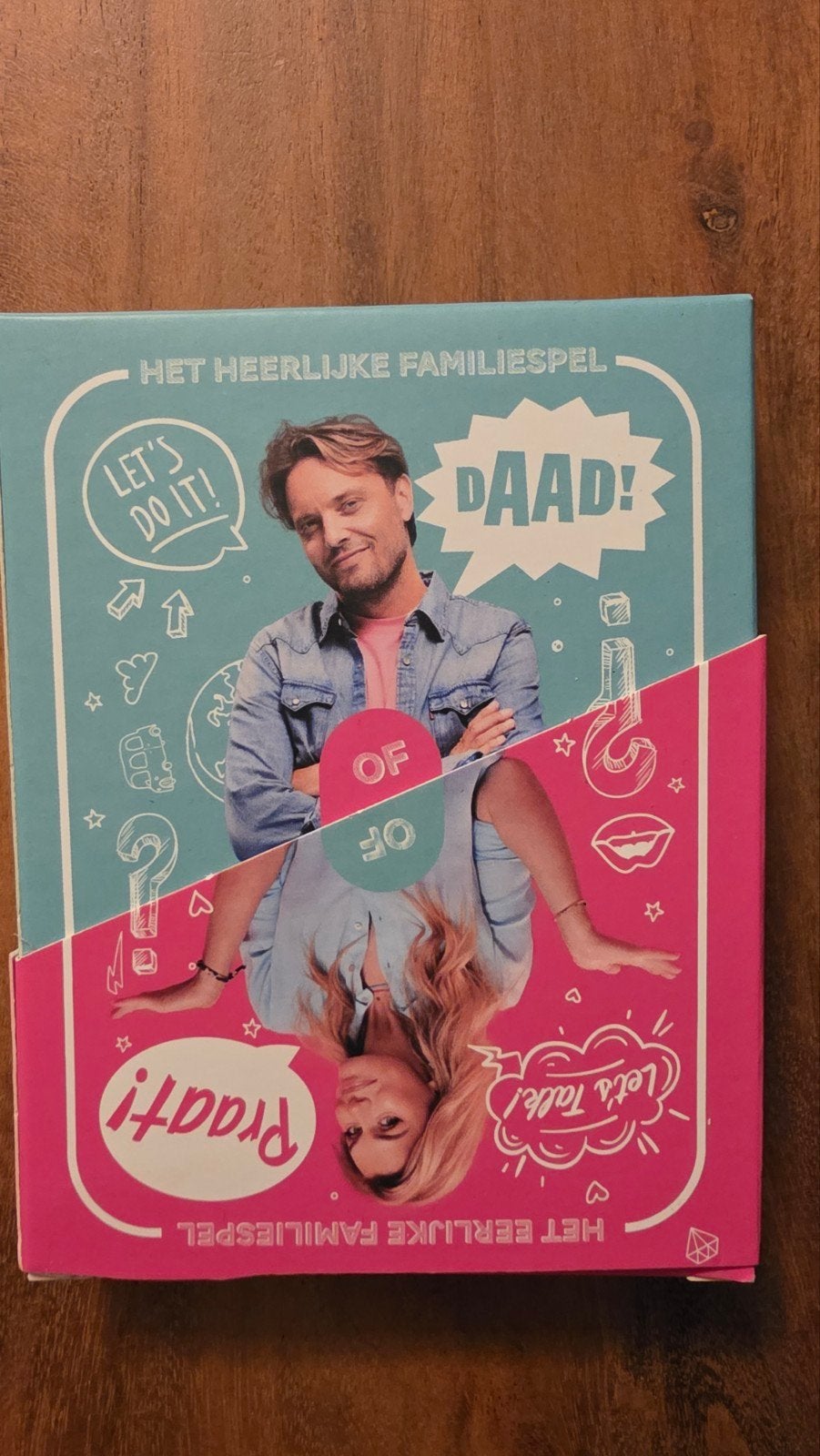 Het Heerlijke Familiespel: Praat! Of Daad!, Drie of vier spelers, Ophalen of Verzenden, Gebruikt