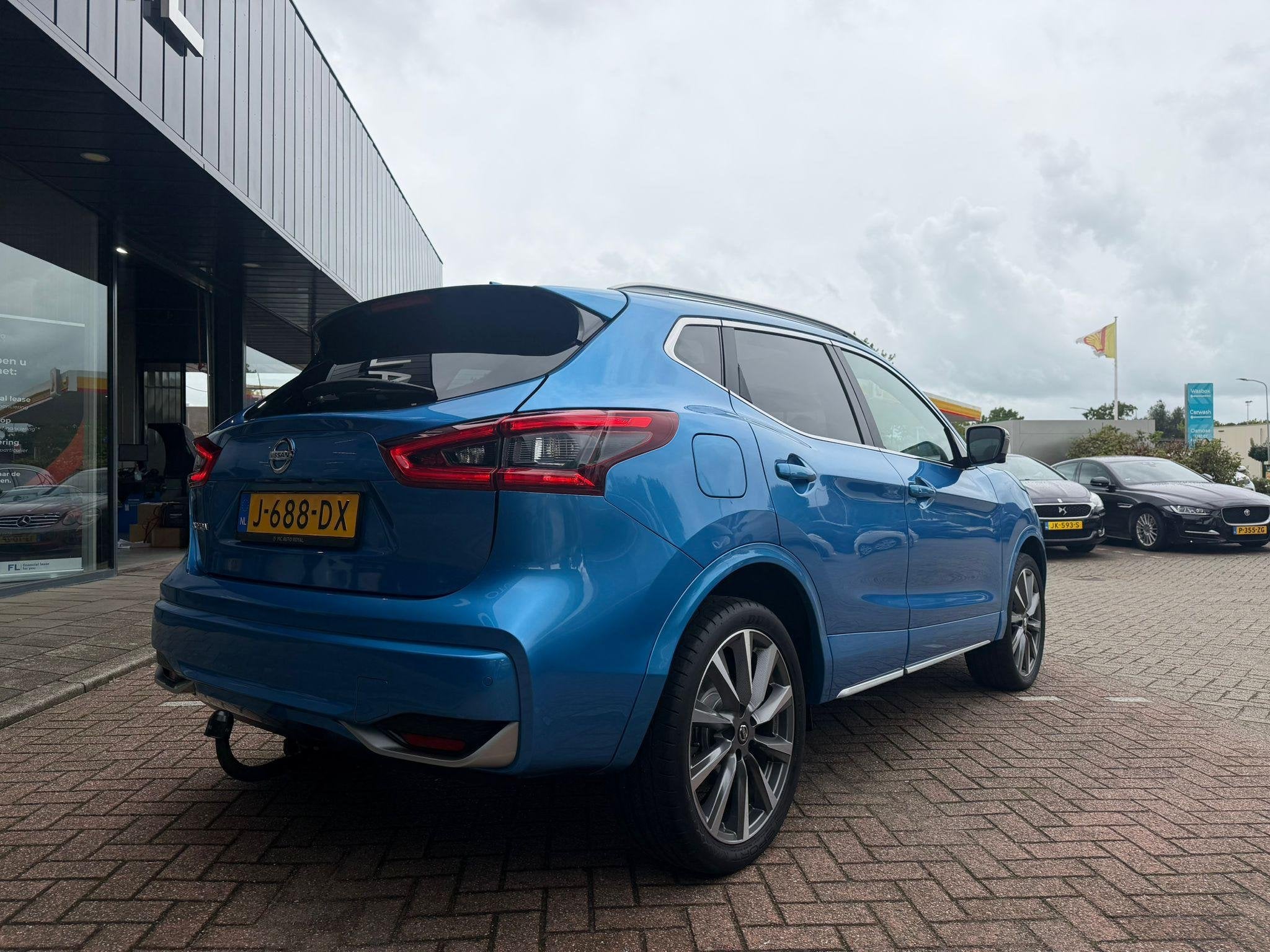 Nissan Qashqai 1.3 DIG-T Tekna + TREKHAAK | LEDER | 360 GRAD, 687 kg, Gebruikt, Euro 6, 4 cilinders