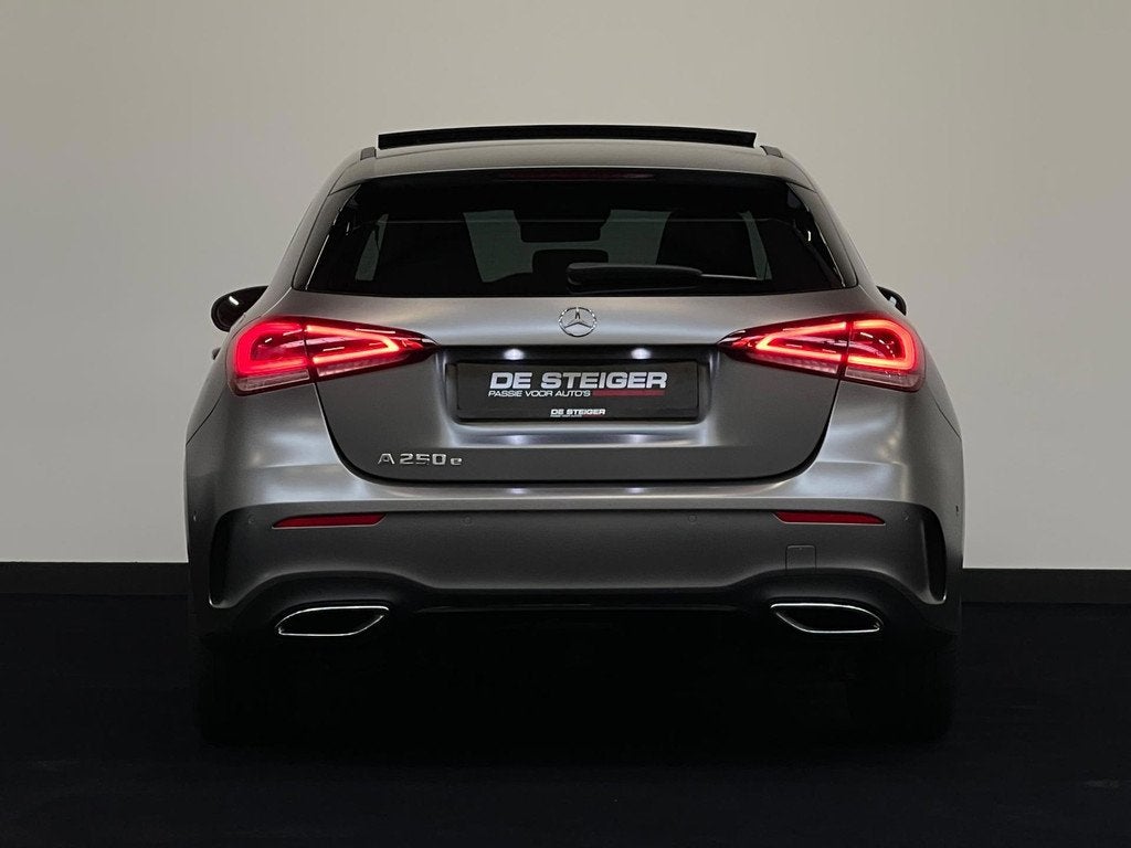 Mercedes-Benz A-klasse 250 e AMG Night Pano Memory Sfeer Cam, Auto's, Gebruikt, Zwart, 4 cilinders, Met garantie (alle)