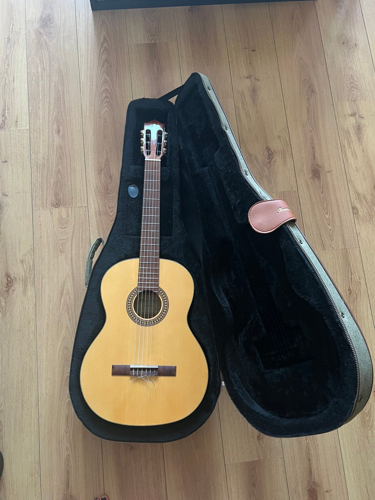 Classical guitar Martinez MC 10, Muziek en Instrumenten, Snaarinstrumenten | Gitaren | Akoestisch, Ophalen of Verzenden, Zo goed als nieuw