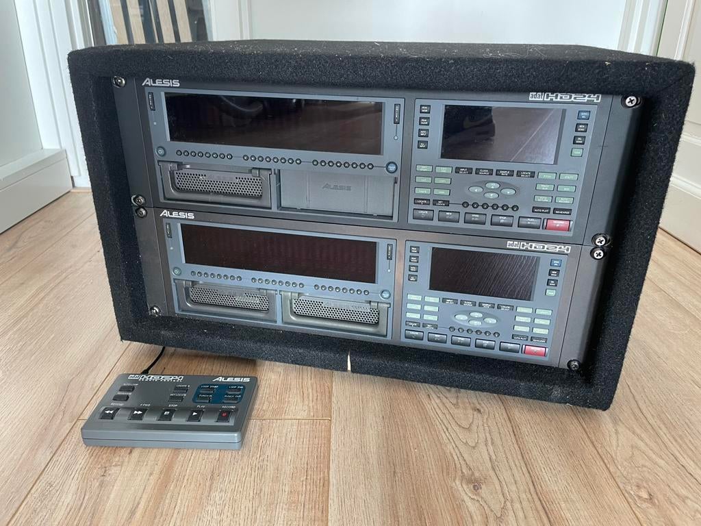2x Alesis HD24 multitrack harddiskrecorder + remote, Audio, Tv en Foto, Decoders en Harddiskrecorders, Zo goed als nieuw, Ophalen of Verzenden