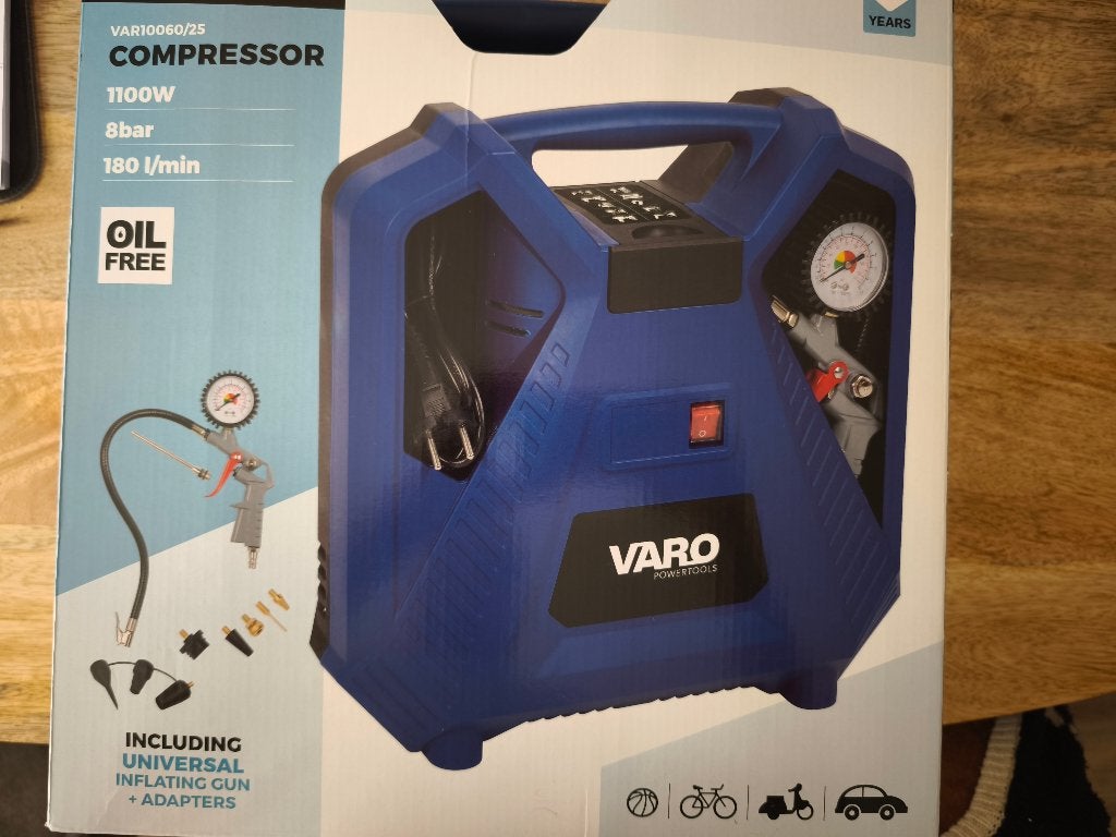 Varo compressor 1100 watt | 8 bar, Doe-het-zelf en Verbouw, Compressors, Ophalen, 6 tot 10 bar, Zo goed als nieuw, Minder dan 200 liter/min
