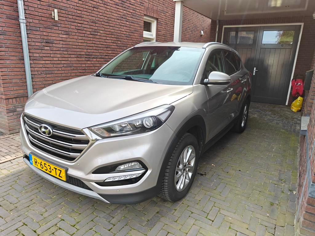 Hyundai Tucson 1.6 GDI Premium Look – Beige Leder, Voorwielaandrijving, 4 cilinders, Leder, 75 €/maand