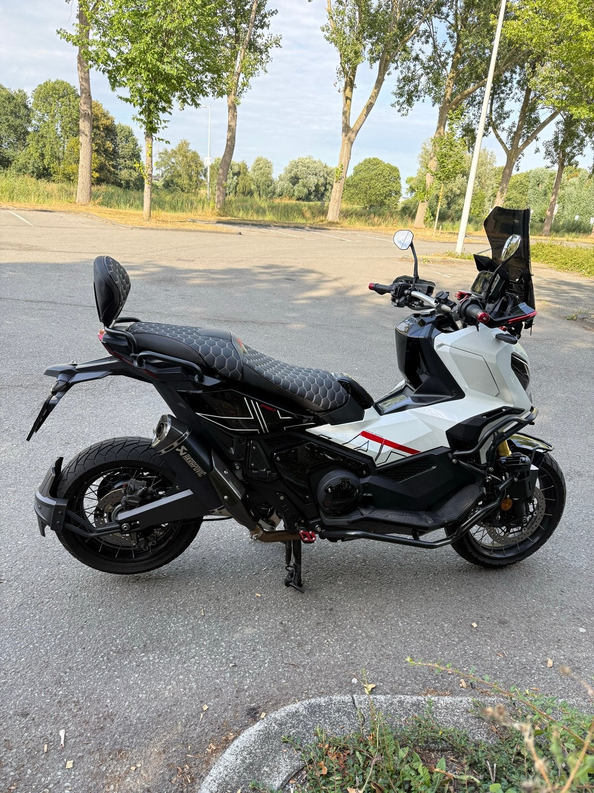Honda X-ADV 750 2023 bomvol // vol Akrapovic straight pipe, 750 cc, Handvatverwarming, 2 cilinders, Motorrijbewijs A