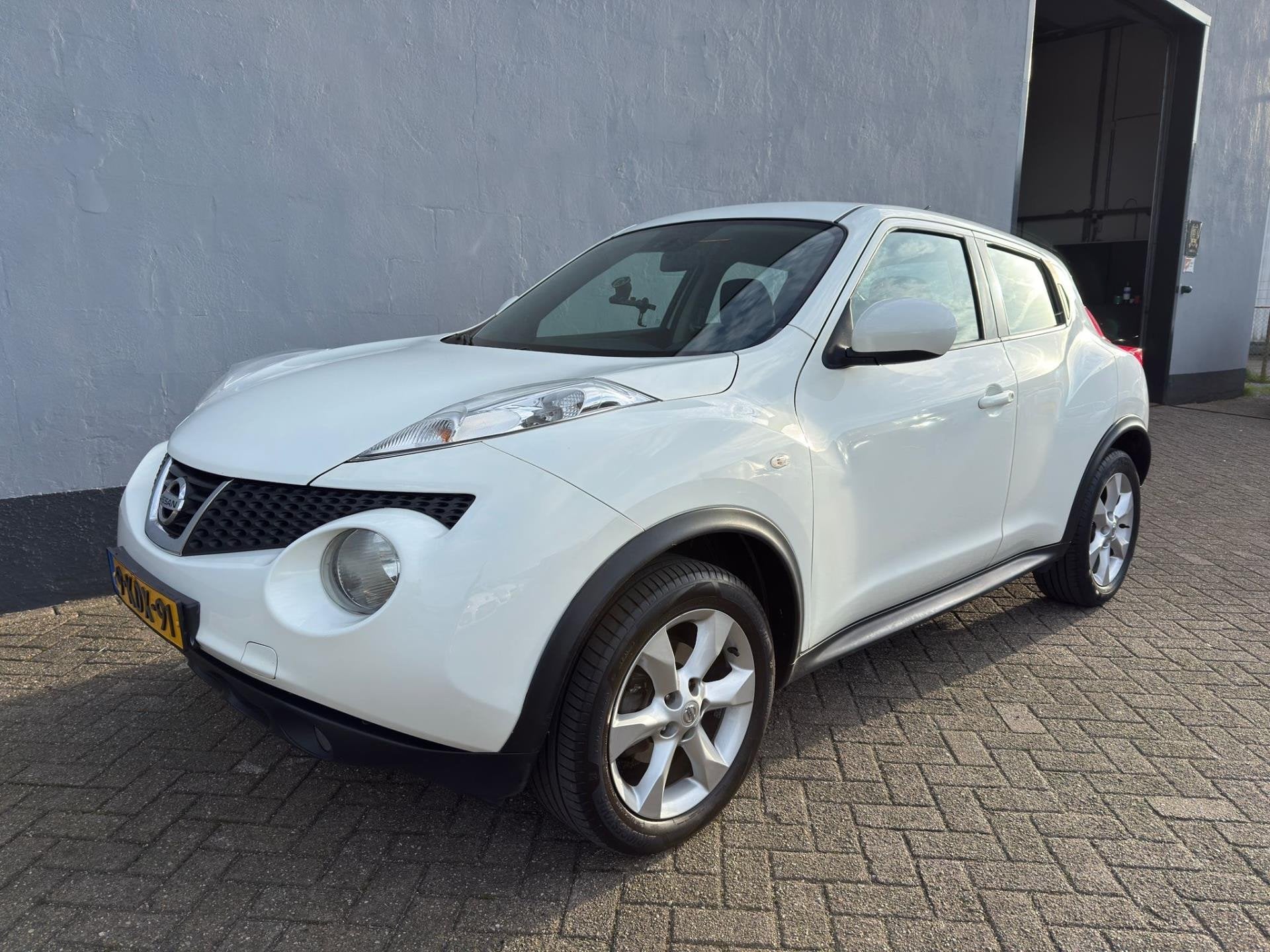 Nissan Juke 1.6 Acenta Automaat - (Nieuwe Automaat), Euro 5, 4 cilinders, Wit, Origineel Nederlands