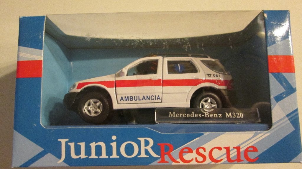 Mercedes Benz  ML- Klasse 1:43 Ambulance, Ophalen of Verzenden, Nieuw, Auto, Overige merken