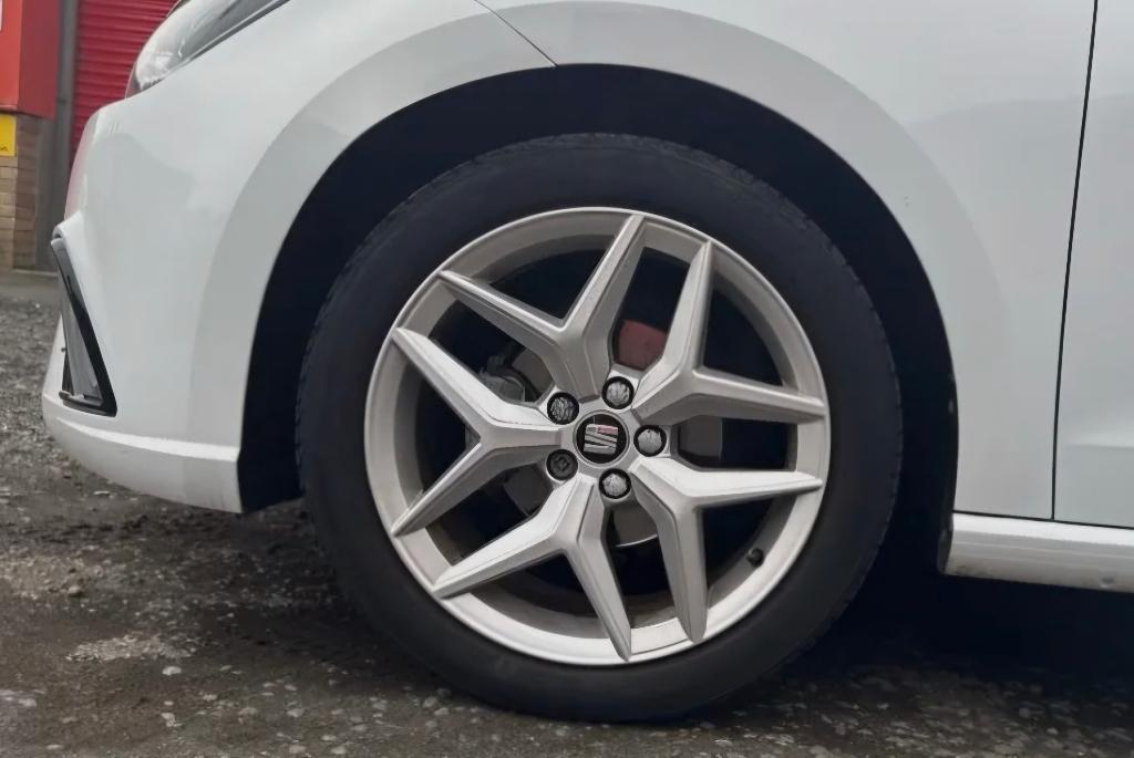 Seat Ibiza FR 17 Inch 6F originele set velgen 5x100, Velg(en), 17 inch, Ophalen of Verzenden, Personenwagen