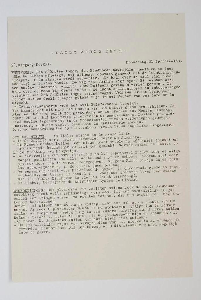21 september 1944 - Daily World News | Heruitgave 1994, Zo goed als nieuw, Verzenden, Amsterdam, Florence Uitgeverij