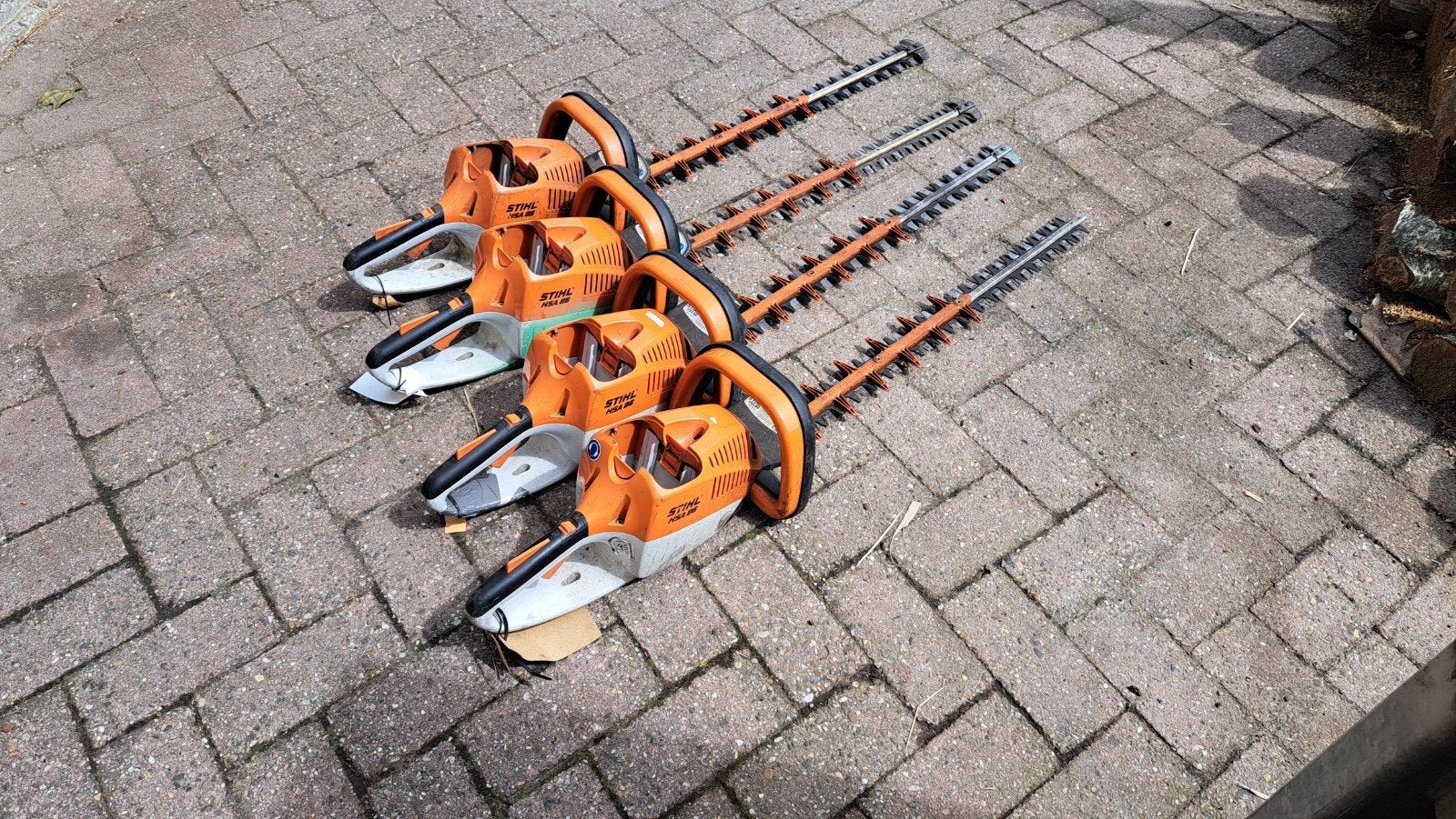 Stihl HSA 86 heggenschaar 4 stuks zo uit het werk, Tuin en Terras, Heggenscharen, Ophalen, Stihl, Gebruikt, Accu
