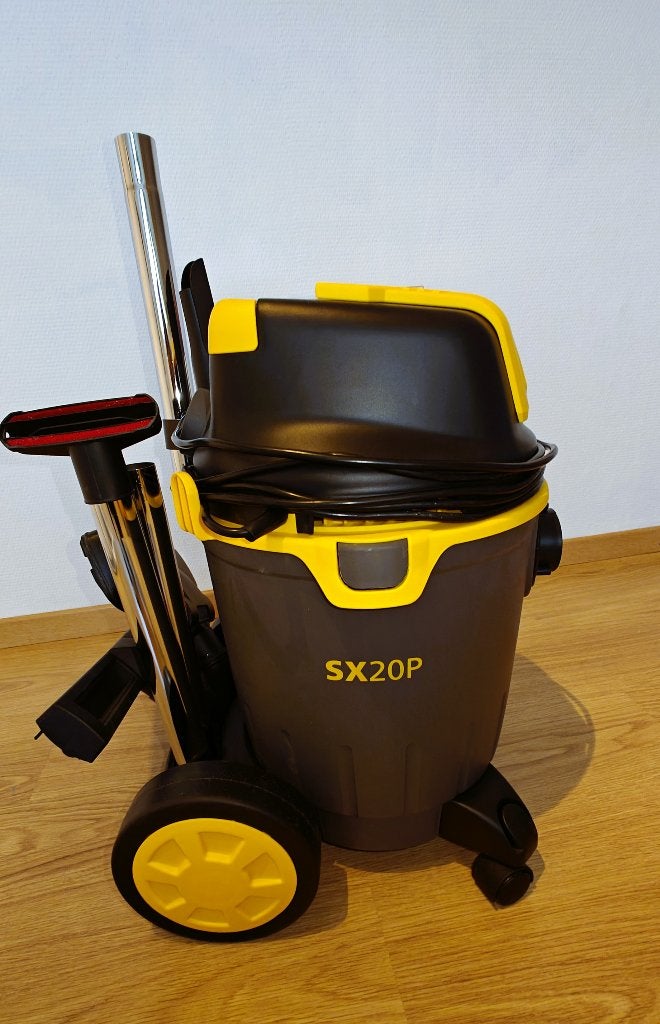 Stanley SXVC20PE Nat- en droogzuiger (1200 W, 20 l), Ophalen, Zo goed als nieuw, Industriële stofzuiger, Reservoir