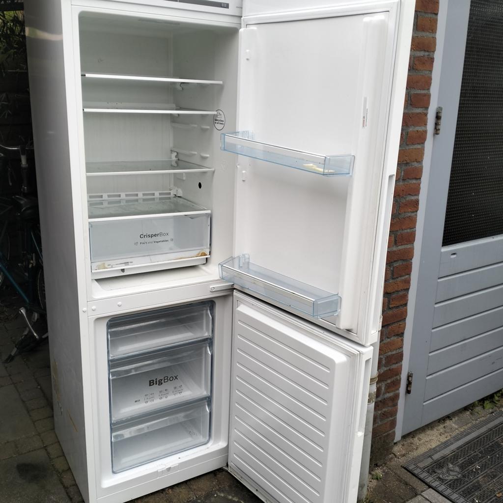 Koelkast Bosch wit met vries  lades, Witgoed en Apparatuur, Koelkasten en IJskasten, Gebruikt, 200 liter of meer, Energieklasse A of zuiniger