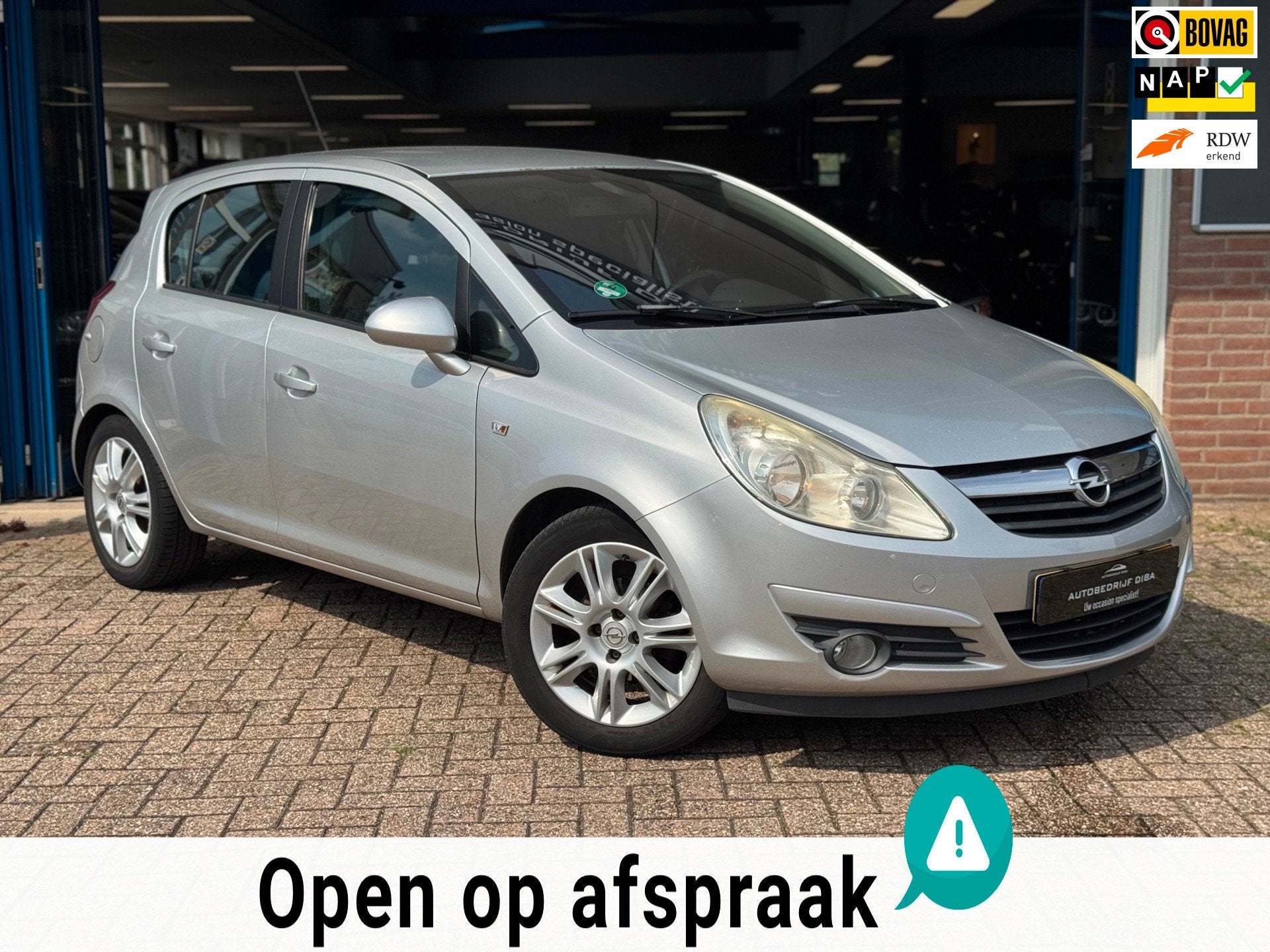 Opel Corsa 1.4-16V Cosmo 5drs 2008 GRIJS AIRCO CRUISE NAP!, Auto's, Opel, Voorwielaandrijving, Gebruikt, Zwart, 4 cilinders