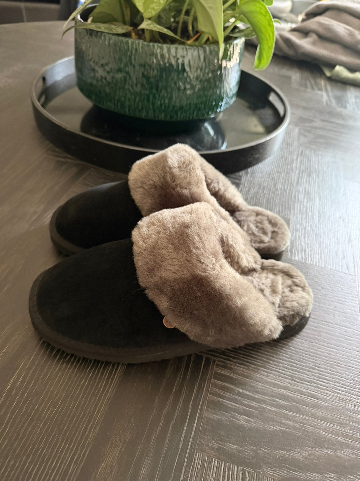 Warmbat Australia schapenvacht slof / pantoffel mt 40 nieuw!, Zwart, Nieuw, Ophalen of Verzenden, Pantoffels of Sloffen