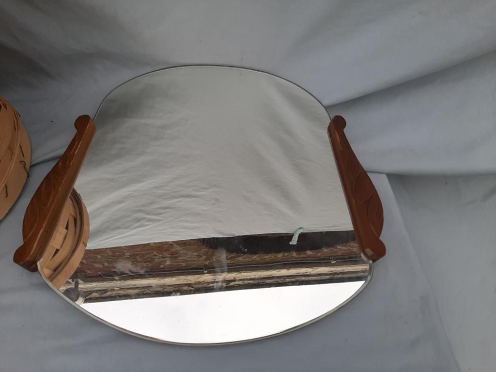 Oud spiegeltje met houten lijst, Ophalen of Verzenden, Minder dan 50 cm
