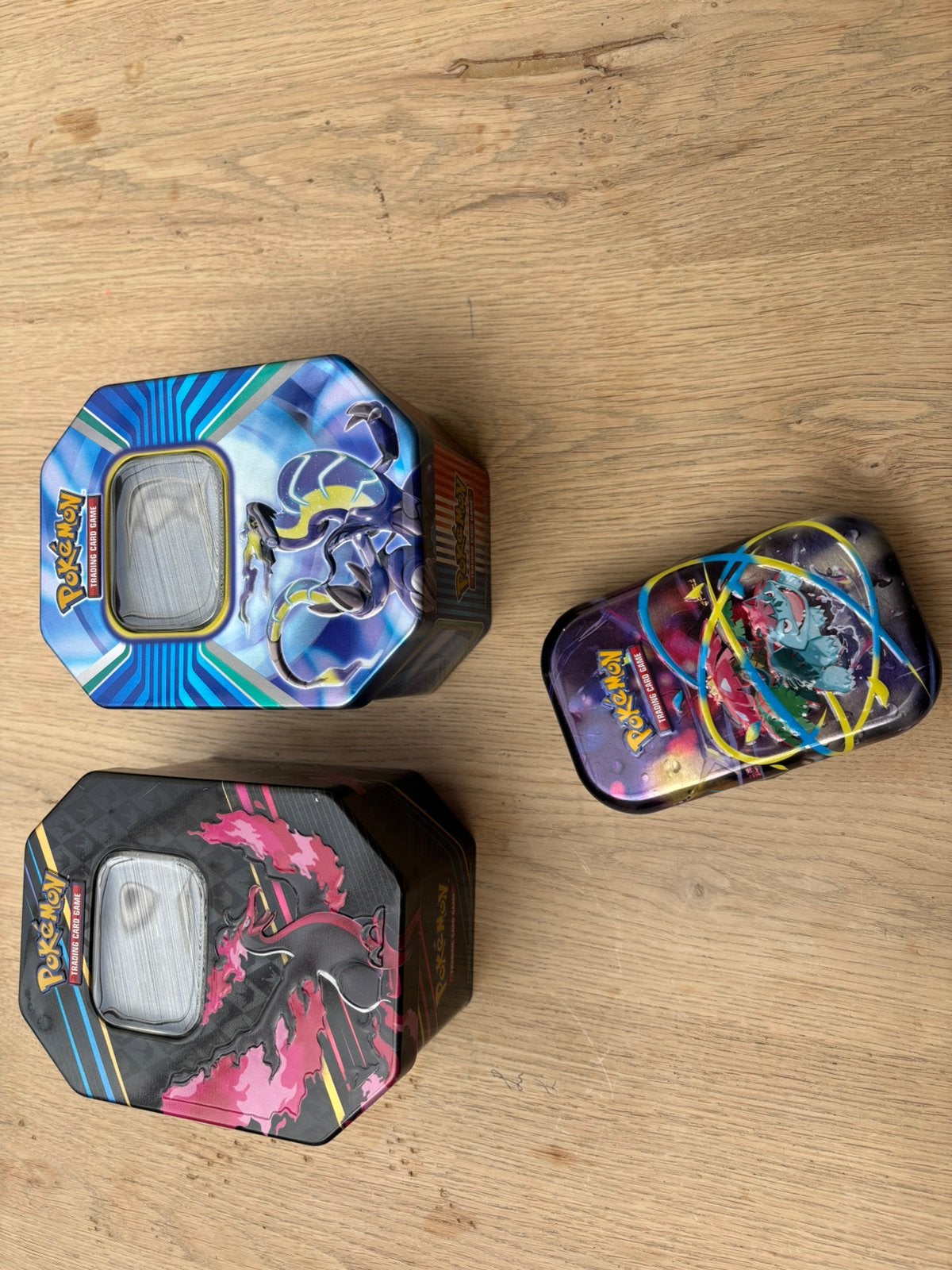 Pokemon blikken met bulk kaarten, Hobby en Vrije tijd, Verzamelkaartspellen | Pokémon, Ophalen of Verzenden, Zo goed als nieuw