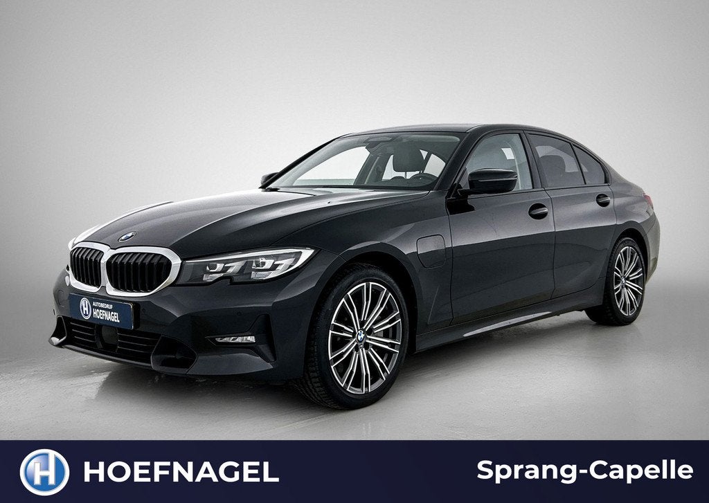 BMW 3-serie 330e Sport Line | Adaptive Cruise | Trekhaak | S, Auto's, BMW, 1998 cc, Achterwielaandrijving, Gebruikt, Leder en Stof
