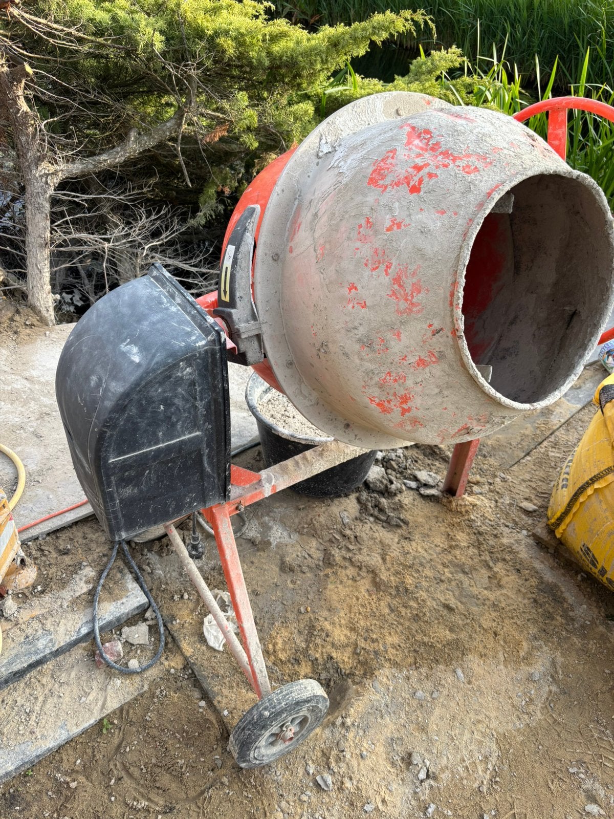 Beton molen. 1 bouw gebruikt, Ophalen, Zo goed als nieuw