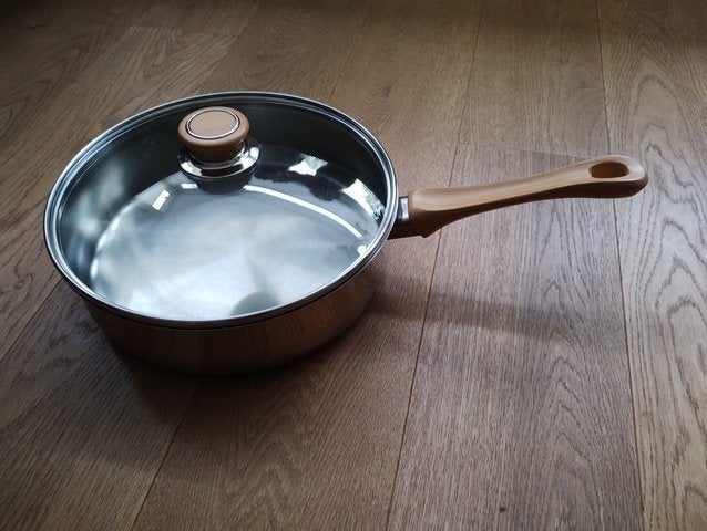 Mooie zware hapjes pan met glazen deksel van BK, Gebruikt, Met deksel, BK, Ophalen of Verzenden