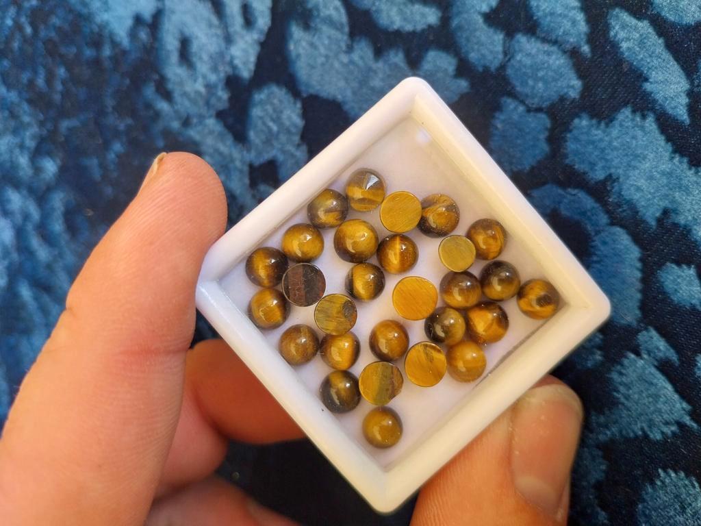 Lot met ronde tijgeroog cabochons, Sieraden, Tassen en Uiterlijk, Edelstenen, Ophalen of Verzenden, Zo goed als nieuw