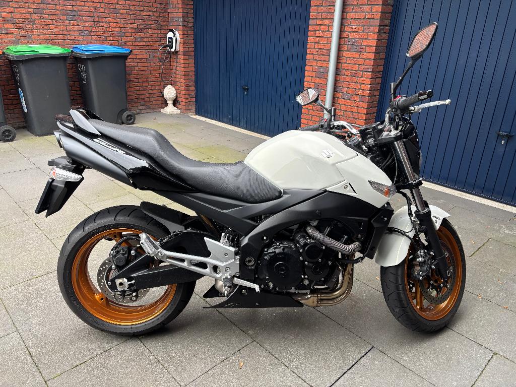 SUZUKI GSR 600A - 3.300 Kilometers gereden, Motoren, Occasion, 4 cilinders, Motorrijbewijs A, Particulier