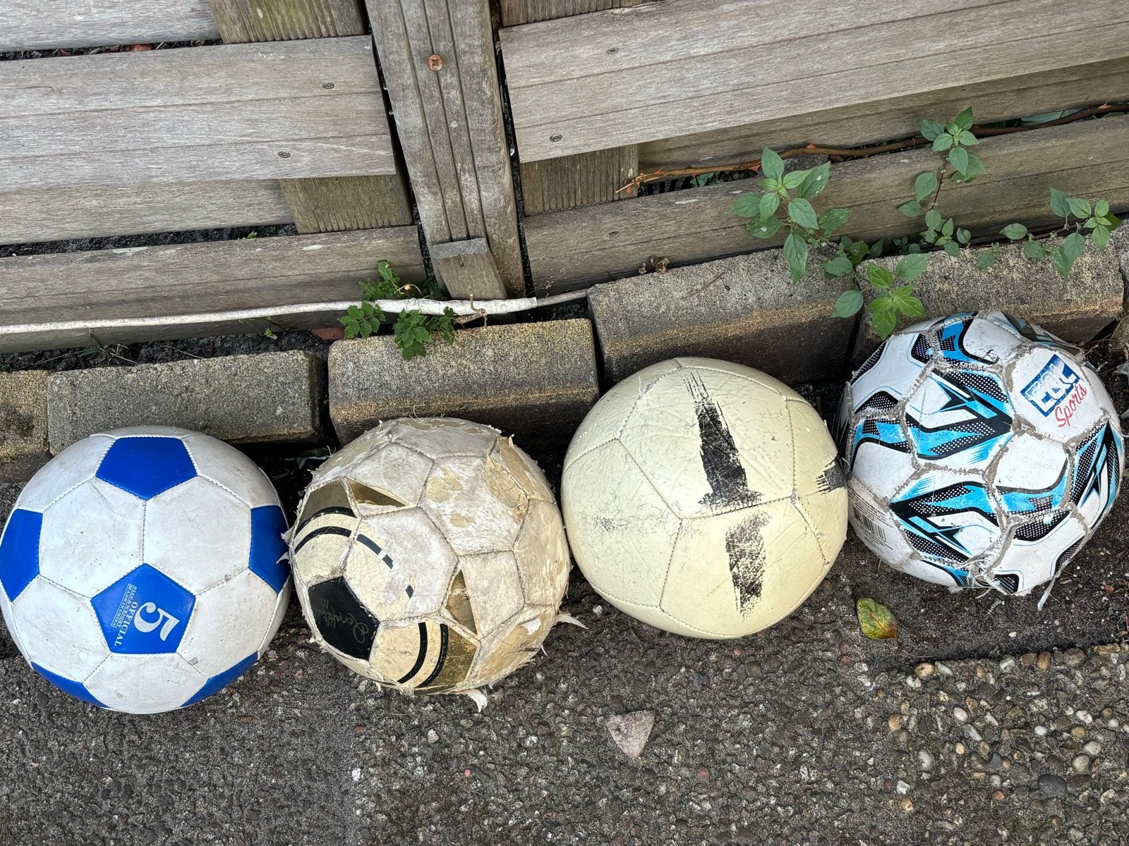 Gebruikte voetballen - set van 4, Ophalen, Zo goed als nieuw, Bal
