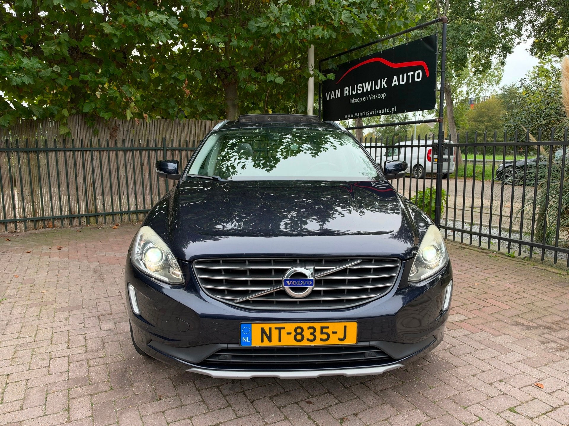 Volvo XC60 2.4 D5 Polar+ Dealer Ond Xenon EX BPM Camera, Auto's, Automaat, 1698 kg, Gebruikt, Euro 6