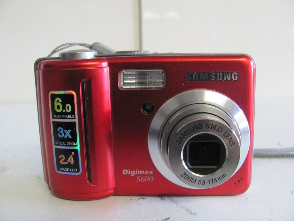 Samsung Digimax S600 met 6.0mp en 3x optical zoom, Ingebouwde flitser, Ophalen of Verzenden, Zo goed als nieuw, Compactcamera