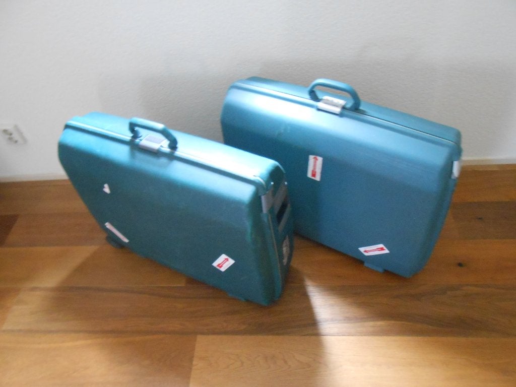 2 reiskoffers, Gebruikt, Hard kunststof, 70 cm of meer, 55 cm of meer
