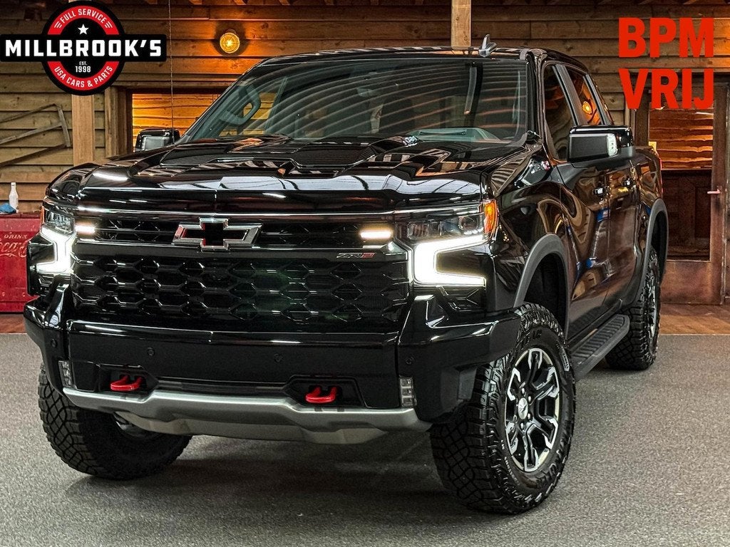 Chevrolet Silverado ZR2 ! 5000 € inruil bonus ! (bj 2024), Auto's, Chevrolet, Automaat, 8 cilinders, 4 stoelen, Zwart