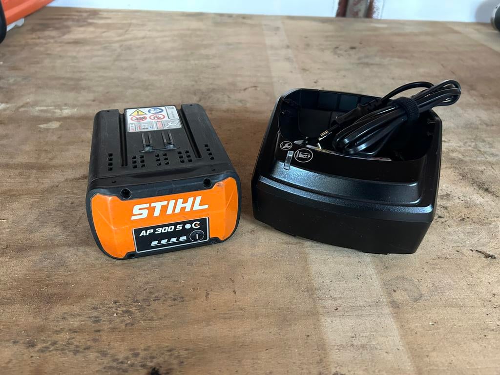 Stihl AP 300S C met stihl AL 101, Ophalen, Zo goed als nieuw, Overige soorten
