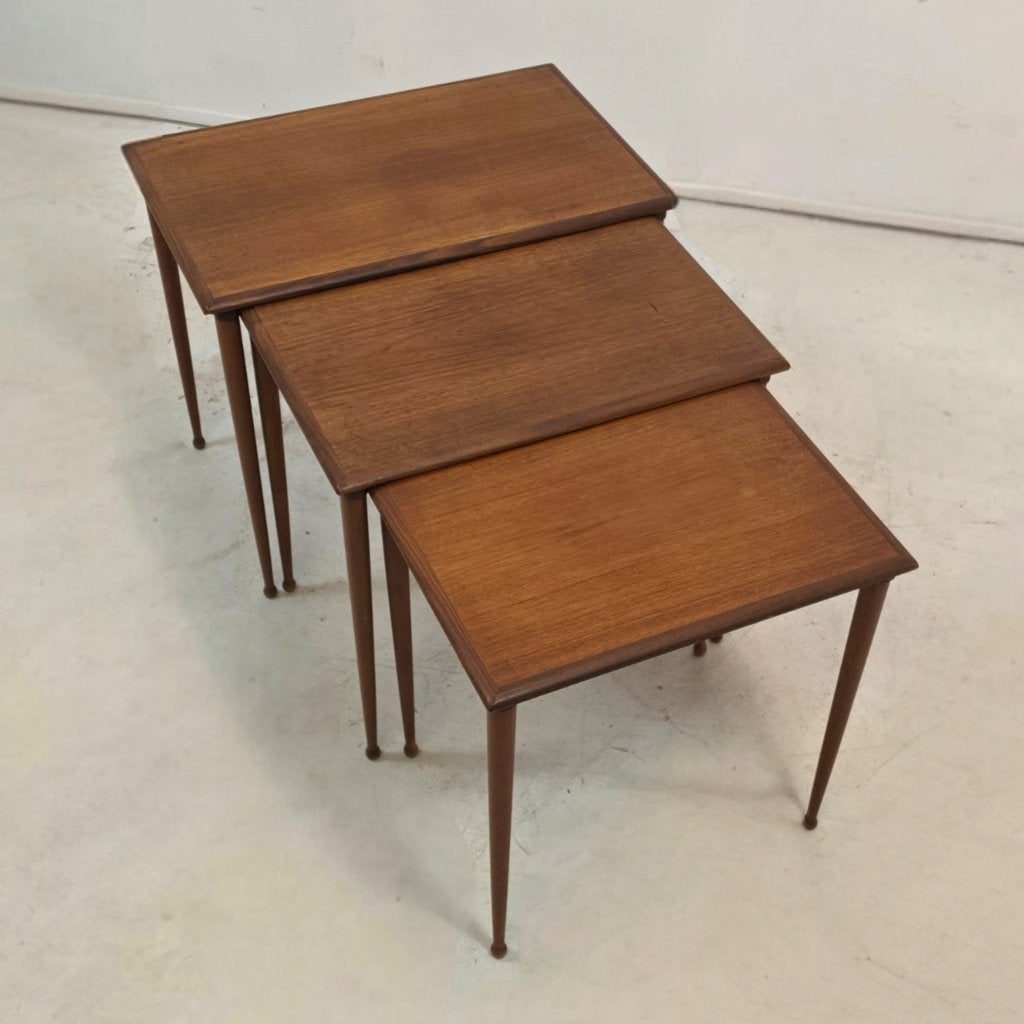 B.C. Mobler nesting tafels 60's Deens design Teak, Huis en Inrichting, 45 tot 60 cm, Gebruikt, Rechthoekig, Hout