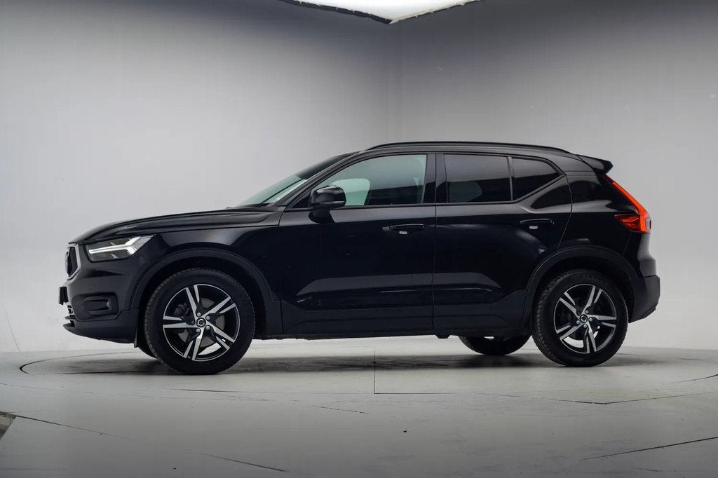 Volvo XC40 2.0 T4 AWD [ LED Navigatie Stoelverwarming ], Auto's, Volvo, Automaat, Zwart, 14 km/l, Bedrijf