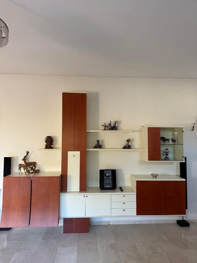 Fraaie kastenwand en televisiemeubel. Zwevend opgehangen., Ophalen, Met deur(en), 200 cm of meer, Nieuw