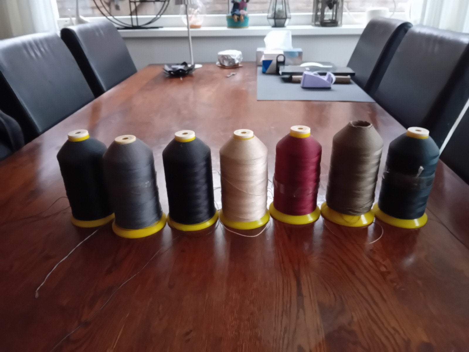 Dik garen voor zwaardraad machine - Diverse kleuren, Ophalen of Verzenden, Garen of Naald(en)