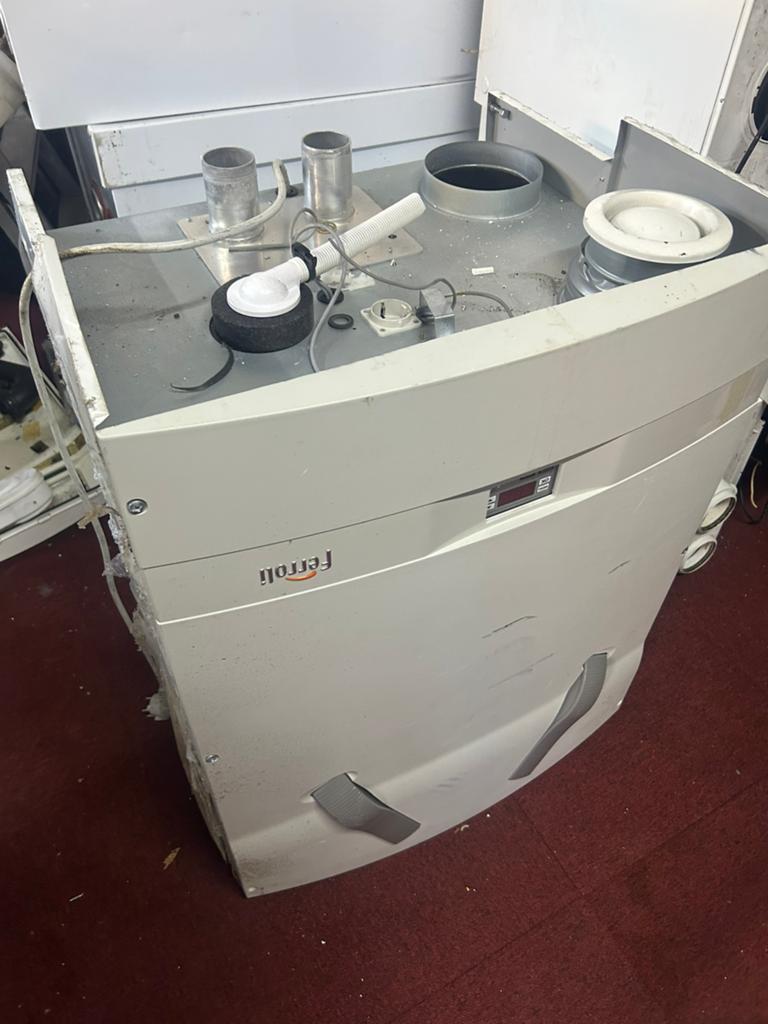 Ferroli wtw unit stork kan ook een ketel onder optifor 350, Ophalen of Verzenden, Zo goed als nieuw, Ventilator en Afzuiger