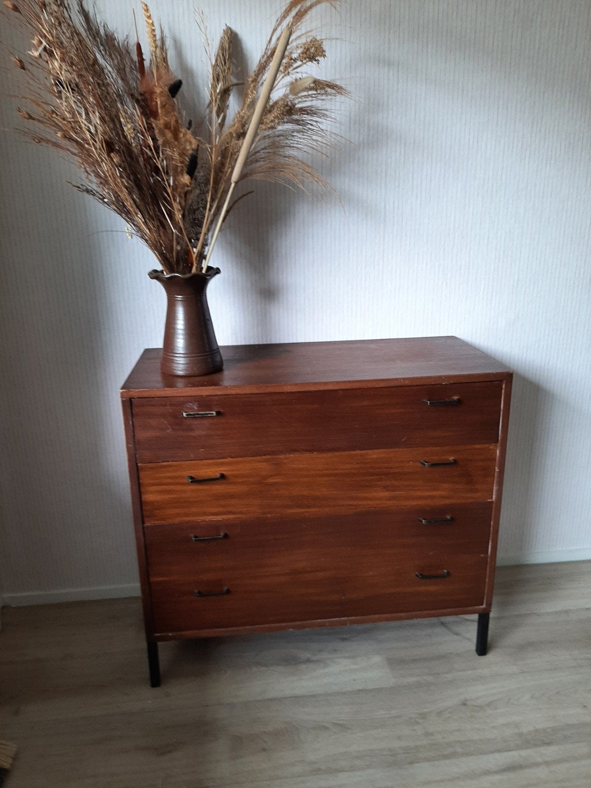 Vintage Ladenkast met metalen pootjes en greepjes, Huis en Inrichting, Kasten | Ladekasten, Ophalen, Gebruikt, 50 tot 100 cm, 3 of 4 laden