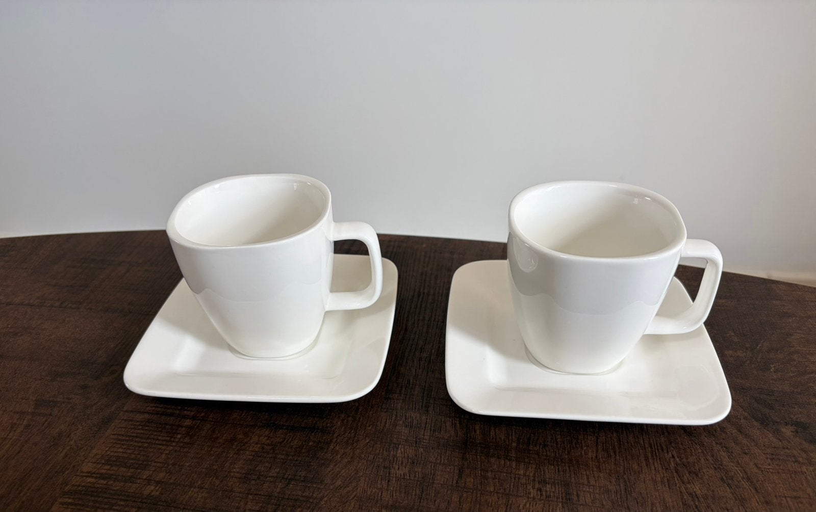 8 stuks kopjes en schotels servies Xenos Sundry, Ophalen, Zo goed als nieuw, Overige stijlen, Kop(pen) en/of Schotel(s)