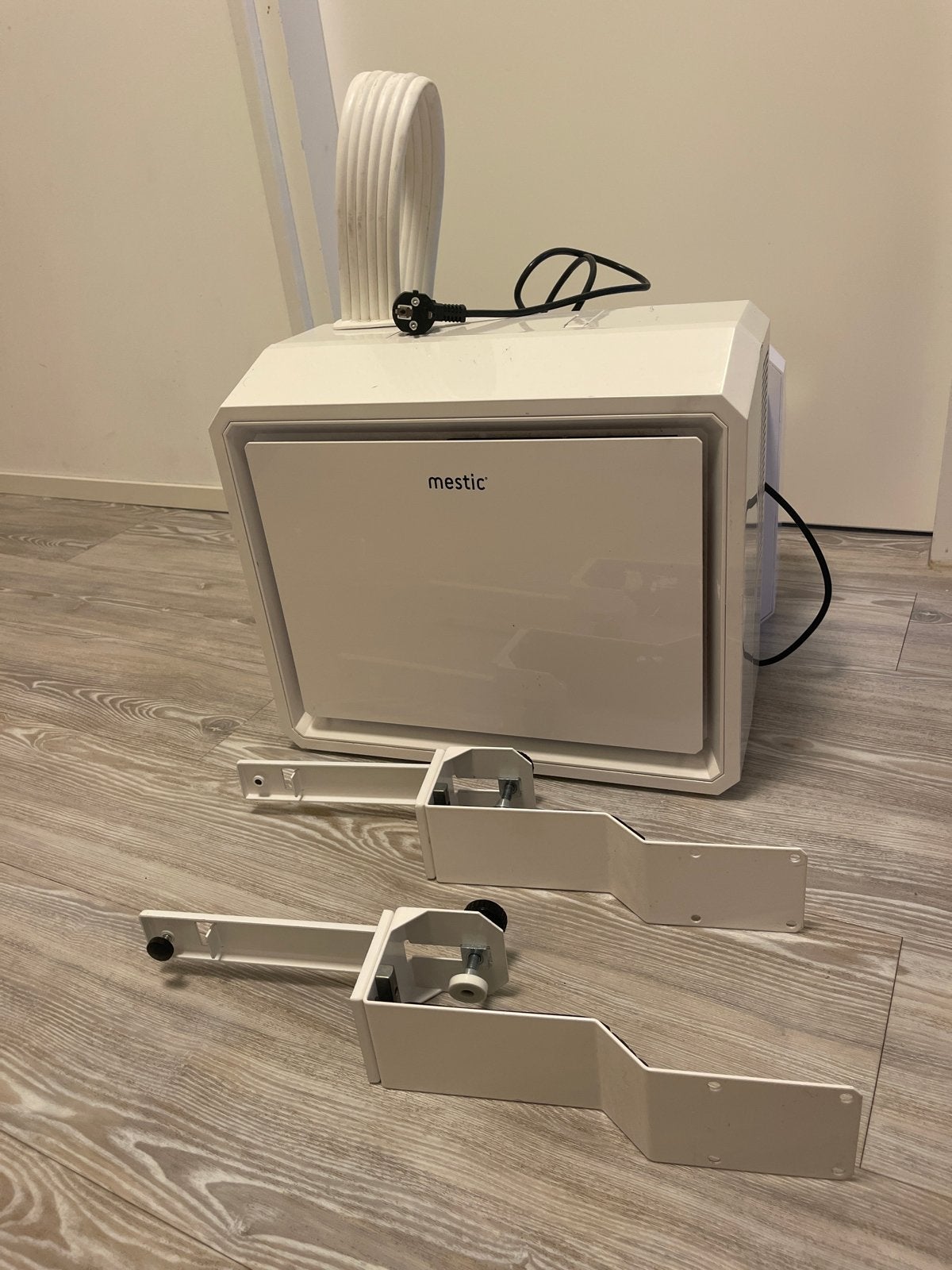 Mestic Split Airco voor Caravan - Draagbaar en Krachtig, Ophalen, Minder dan 60 m³, 3 snelheden of meer, Zo goed als nieuw