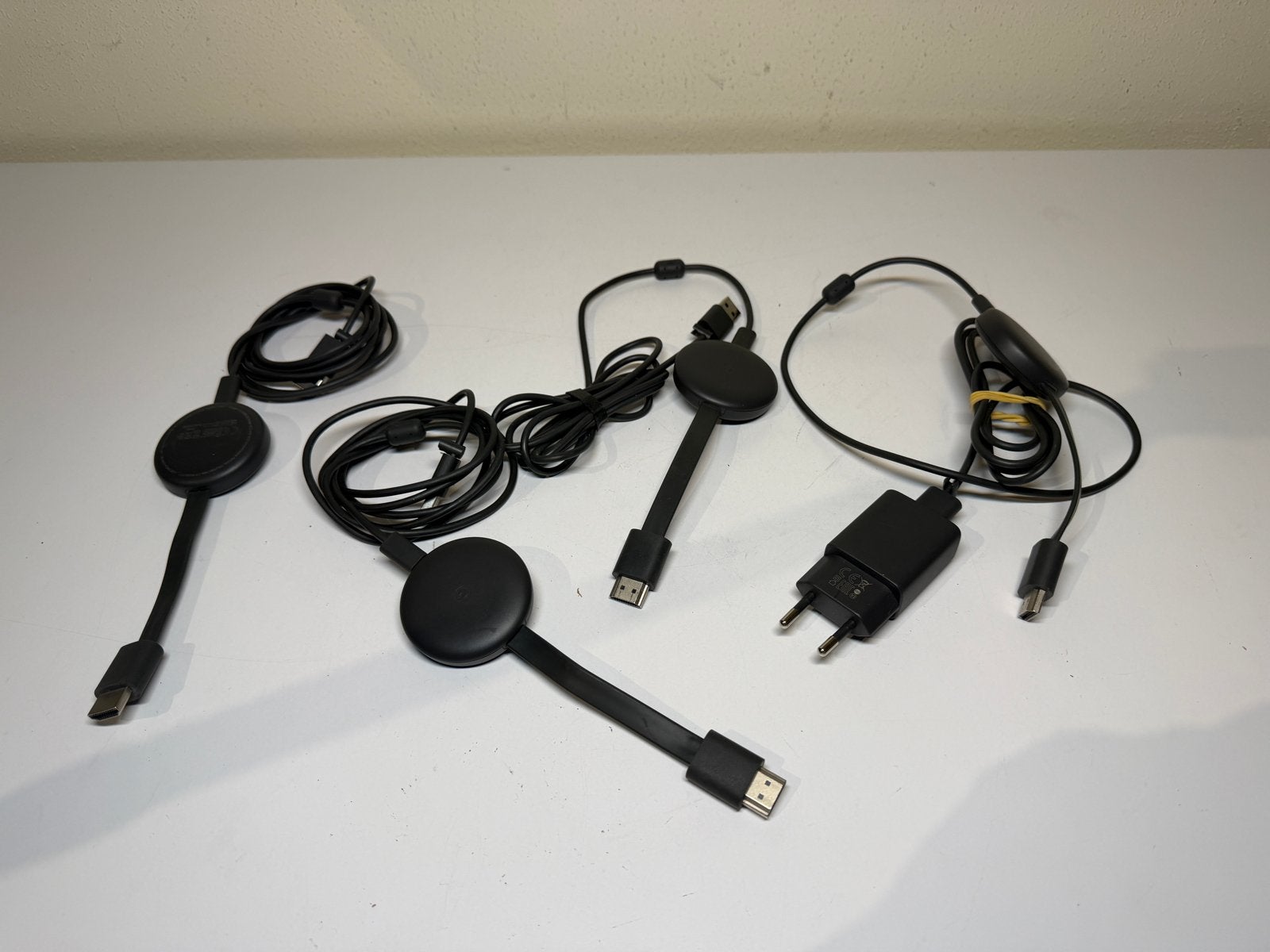 Google Chromecast Gen 3 - Zo goed als nieuw, Ophalen of Verzenden, Zo goed als nieuw, HDMI, Zonder harde schijf
